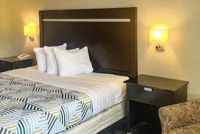 Photo 4 - Studio 6  Suites Dallas. TX - Loop 12 West