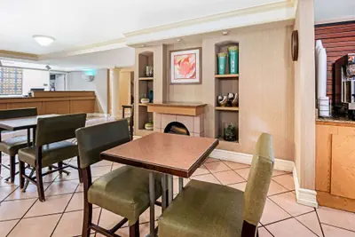 Photo 3 - La Quinta Inn by Wyndham Amarillo Mid-City