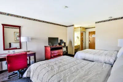 Photo 4 - The View Inn & Suites
