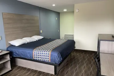 Photo 2 - Americas Best Value Inn Alexandria