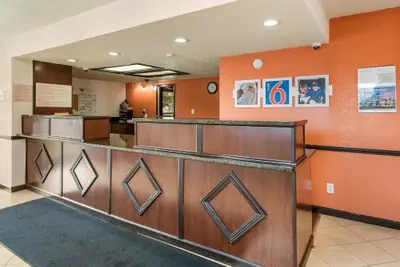 Photo 5 - Motel 6 Grove City, OH