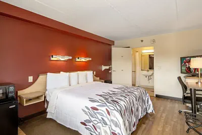 Photo 3 - Red Roof Inn St Clairsville - Wheeling West