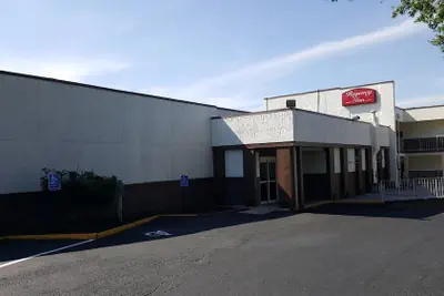Photo 3 - Regency Inn Richmond