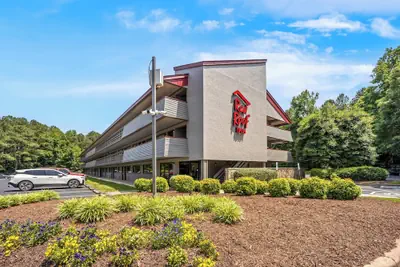 Photo 2 - Red Roof Inn Chapel Hill - UNC