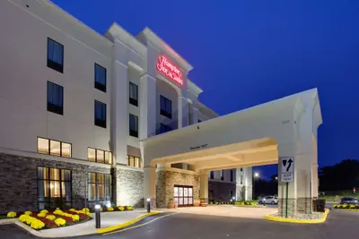 Photo 2 - Hampton Inn & Suites Philadelphia/Bensalem