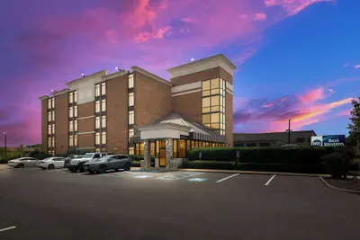 Photo 2 - Best Western Hampton Coliseum Inn