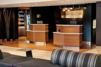 Photo 2 - Courtyard by Marriott Chicago Oakbrook Terrace