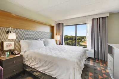 Photo 5 - Holiday Inn Chicago Nw Crystal Lk Conv Ctr by IHG