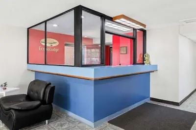 Photo 3 - Econo Lodge Emporia