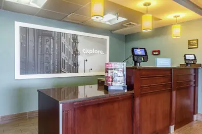 Photo 2 - Hampton Inn Winchester-University/Mall Area