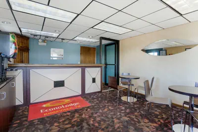 Photo 4 - Econo Lodge Knoxville North