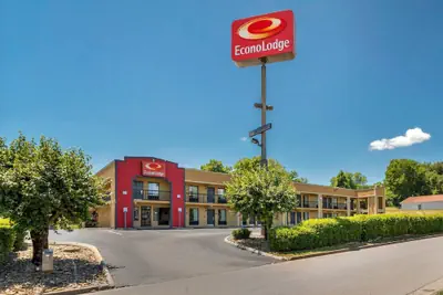Photo 2 - Econo Lodge Knoxville North