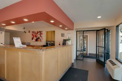Photo 4 - Vagabond Inn Bakersfield South