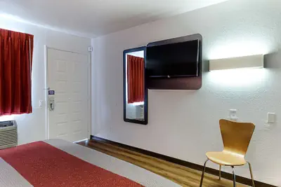 Photo 5 - Motel 6 Fresno, CA