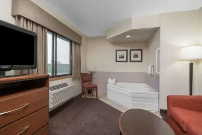 Photo 4 - AmericInn by Wyndham Worthington