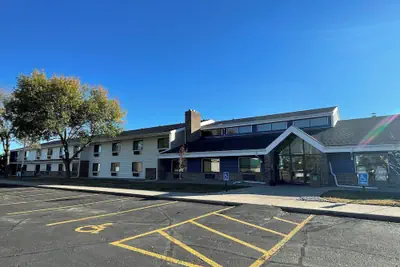 Photo 2 - AmericInn by Wyndham Worthington