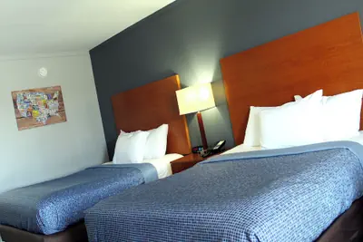 Photo 5 - Econo Lodge Franklin South