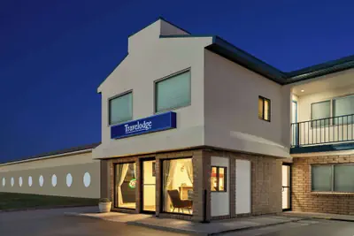 Photo 2 - Travelodge by Wyndham Wall