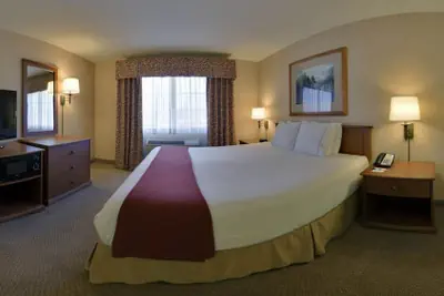 Photo 4 - Holiday Inn Express Hotel & Suites Bishop by IHG
