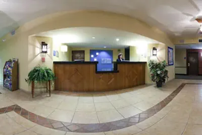 Photo 3 - Holiday Inn Express Hotel & Suites Bishop by IHG