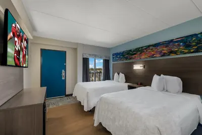 Photo 2 - Red Roof Inn PLUS+ & Suites Virginia Beach – Seaside
