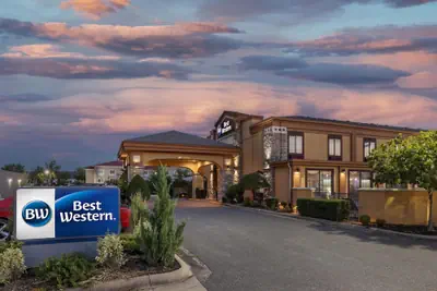 Photo 2 - Best Western Aspen Hotel