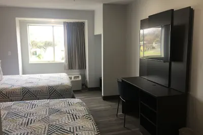 Photo 4 - Motel 6 McAllen, TX - East