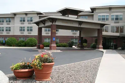 Photo 2 - Hampton Inn Duluth Canal Park