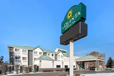 Photo 2 - La Quinta Inn & Suites by Wyndham Logan