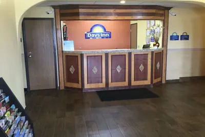 Photo 5 - Days Inn by Wyndham Hurricane/Zion National Park Area