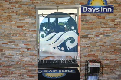 Photo 3 - Days Inn by Wyndham Fort Myers Springs Resort