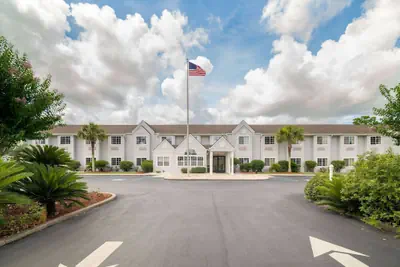 Photo 2 - Microtel Inn & Suites by Wyndham Pooler/Savannah
