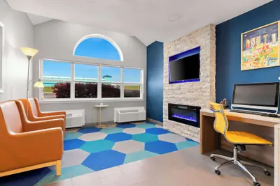 Photo 4 - Microtel Inn & Suites by Wyndham Tulsa/Catoosa Route 66