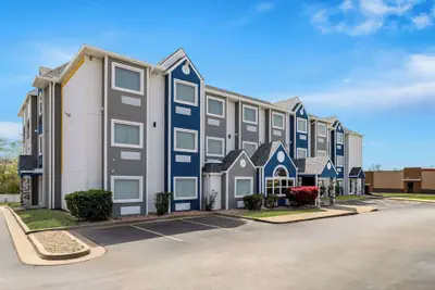 Photo 2 - Microtel Inn & Suites by Wyndham Tulsa/Catoosa Route 66