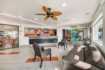 Photo 4 - Motel 6 Brownsville, TX North