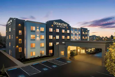 Photo 2 - DoubleTree by Hilton Hotel Salem, Oregon