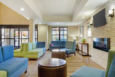 Photo 3 - Comfort Suites Hanes Mall
