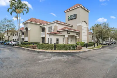 Photo 2 - Extended Stay America Suites Miami Airport Blue Lagoon