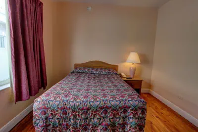 Photo 3 - Geneva Hotel