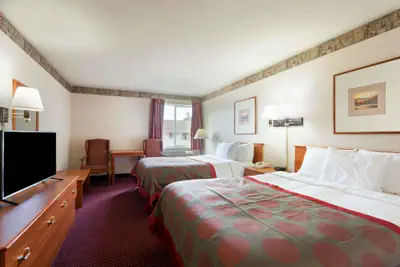 Photo 5 - Ramada by Wyndham SeaTac Airport North