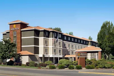 Photo 2 - La Quinta Inn & Suites by Wyndham Salem OR