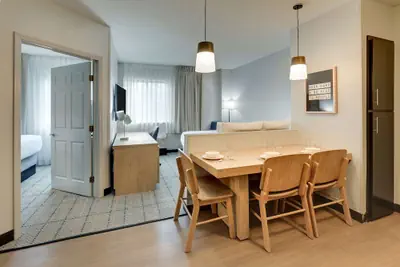Photo 5 - Sonesta Simply Suites Miami Airport Doral
