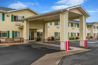 Photo 2 - Quality Inn Bend North