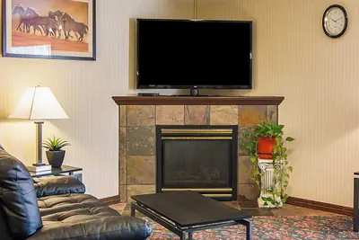 Photo 4 - Quality Inn Bend North