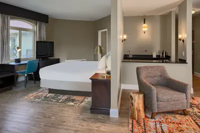 Photo 4 - Hotel Indigo San Antonio Riverwalk by IHG