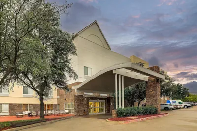 Photo 2 - Best Western Plus Las Colinas Inn & Suites