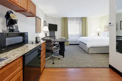 Photo 3 - Candlewood Suites Salina by IHG