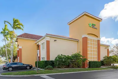 Photo 2 - Extended Stay America Suites Boca Raton Commerce