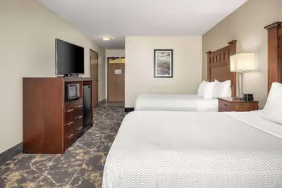 Photo 5 - La Quinta Inn & Suites by Wyndham Grants Pass