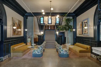 Photo 5 - MarQueen Hotel